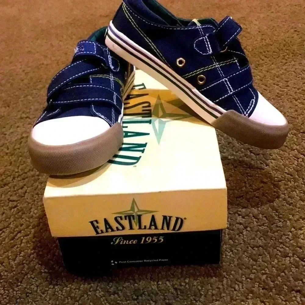 NWT Eastland sneakers size 11 1/2
